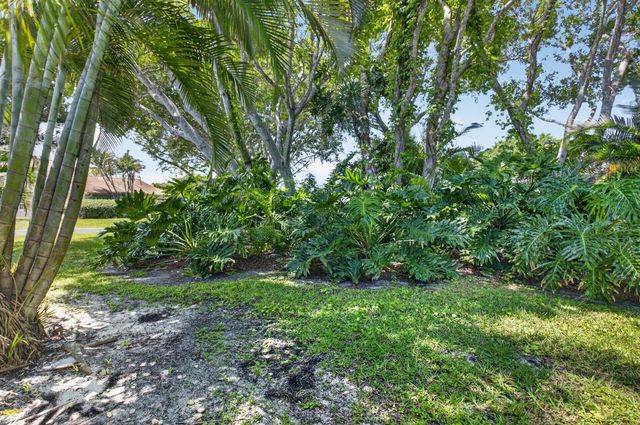 14431 Solitaire Drive, Delray Beach, FL 33446
