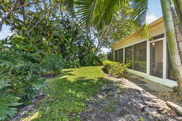 14431 Solitaire Drive, Delray Beach, FL 33446
