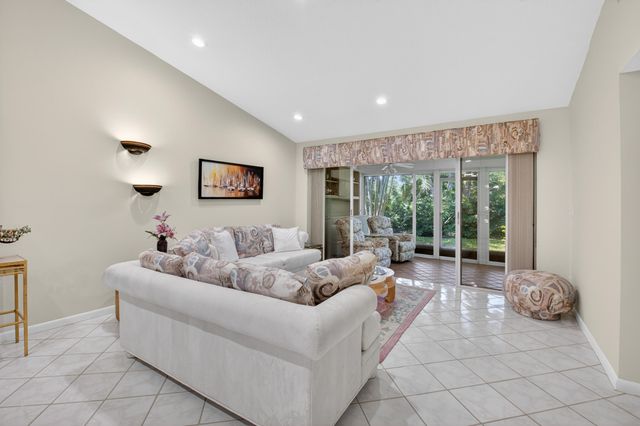 14431 Solitaire Drive, Delray Beach, FL 33446