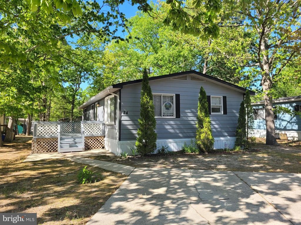 34 SKYLINE DR, Sicklerville, NJ 08081