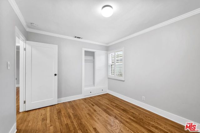 18148 Hartland Street, Reseda (los Angeles), CA 91335