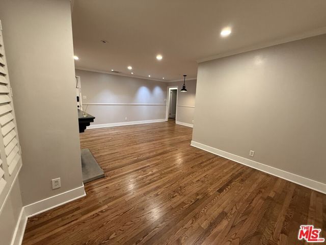 18148 Hartland Street, Reseda (los Angeles), CA 91335