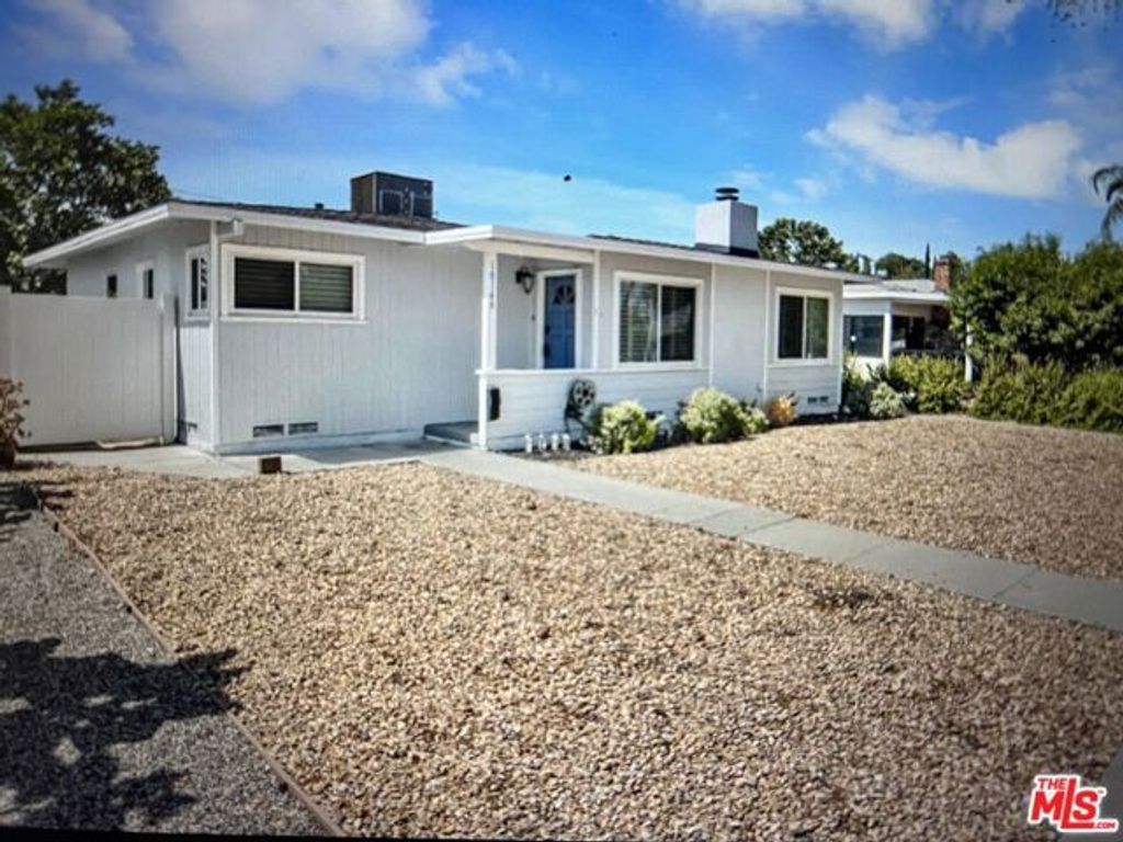 18148 Hartland Street, Reseda (los Angeles), CA 91335