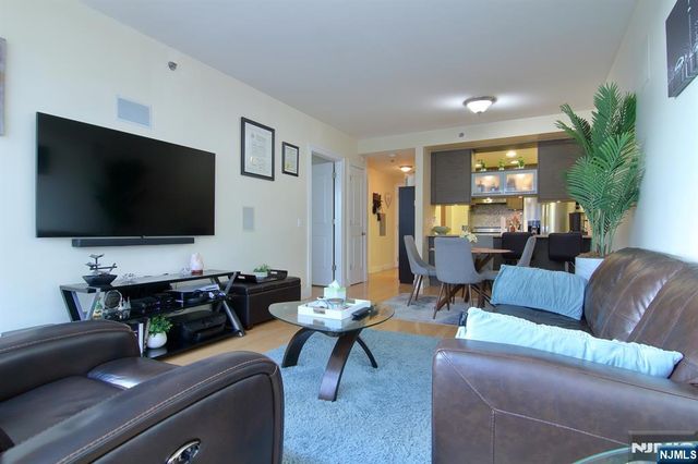 10 Regent Street 602, Jersey City, NJ 07302