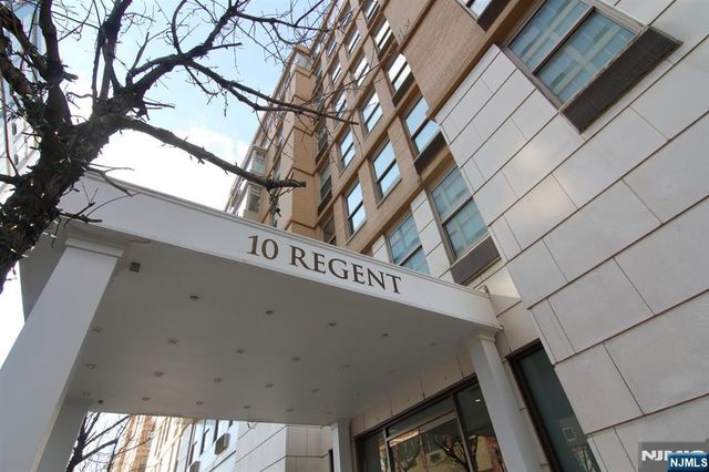 10 Regent Street 602, Jersey City, NJ 07302