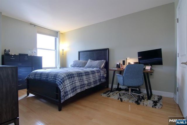 10 Regent Street 602, Jersey City, NJ 07302