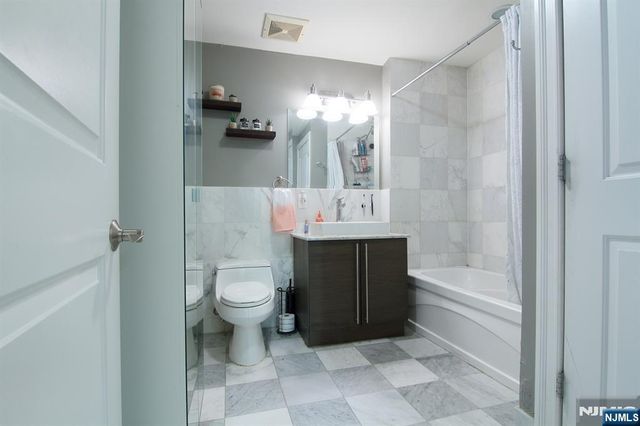 10 Regent Street 602, Jersey City, NJ 07302