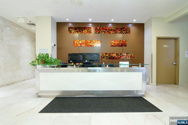 10 Regent Street 602, Jersey City, NJ 07302