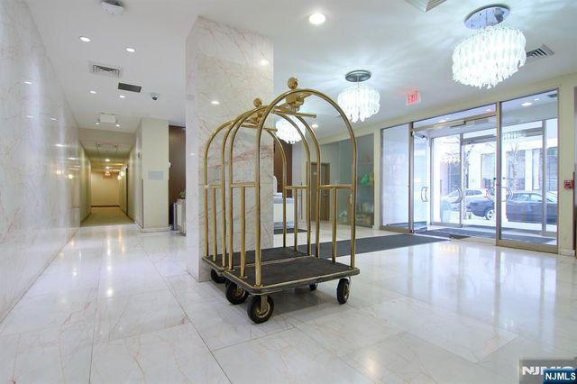 10 Regent Street 602, Jersey City, NJ 07302