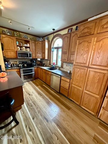 8 Pine Street, Granville, NY 12832