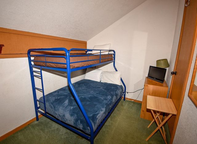 40720 Oakwoods Ln, Shaver Lake, CA 93664