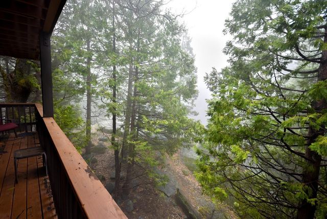 40720 Oakwoods Ln, Shaver Lake, CA 93664