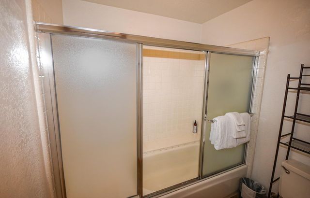 40720 Oakwoods Ln, Shaver Lake, CA 93664