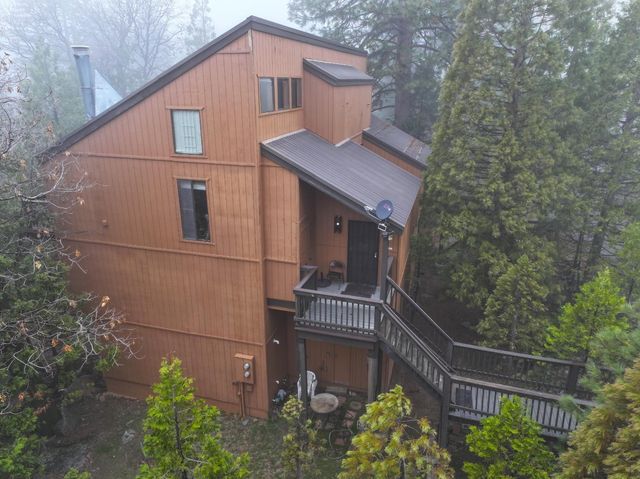 40720 Oakwoods Ln, Shaver Lake, CA 93664