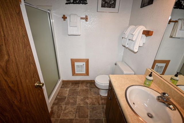 40720 Oakwoods Ln, Shaver Lake, CA 93664