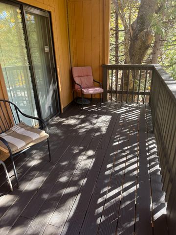 40720 Oakwoods Ln, Shaver Lake, CA 93664