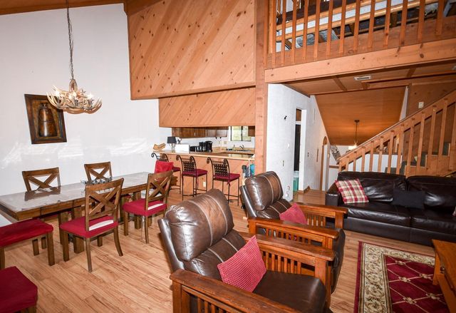 40720 Oakwoods Ln, Shaver Lake, CA 93664