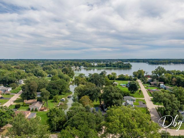 26227 W Forest Court, Antioch, IL 60002