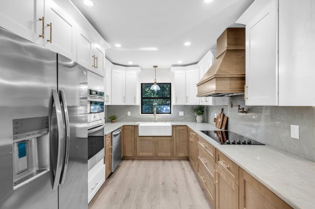 15438 Los Angeles Drive, Loxahatchee Groves, FL 33470