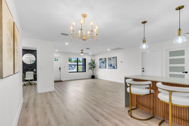 15438 Los Angeles Drive, Loxahatchee Groves, FL 33470