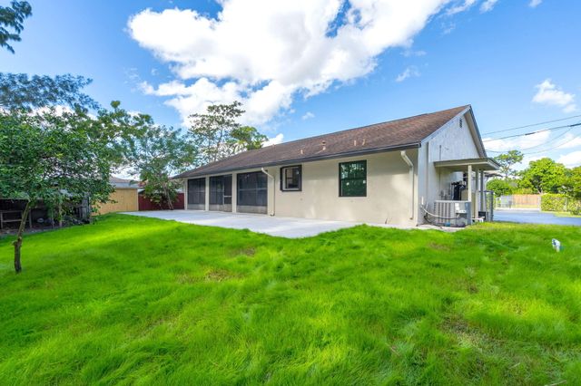 15438 Los Angeles Drive, Loxahatchee Groves, FL 33470