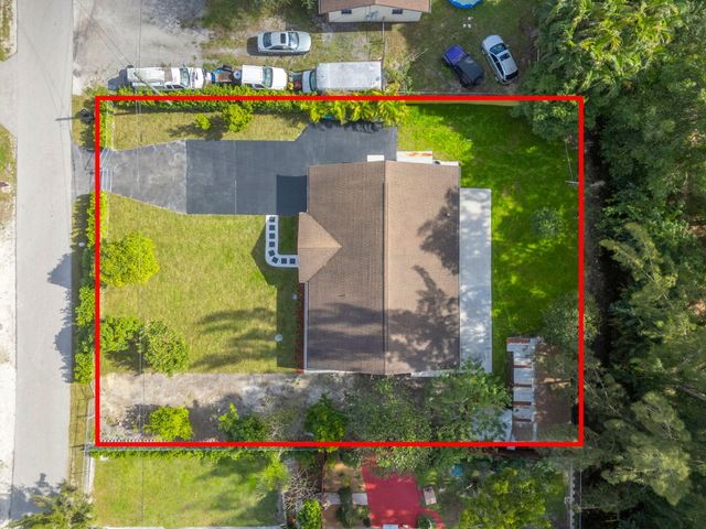 15438 Los Angeles Drive, Loxahatchee Groves, FL 33470
