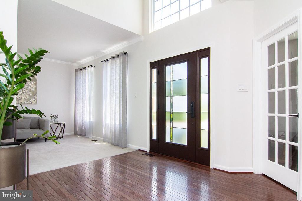 Image 2 of property listing at 6261 WHITE BIRCH RD, Eldersburg, MD 21784