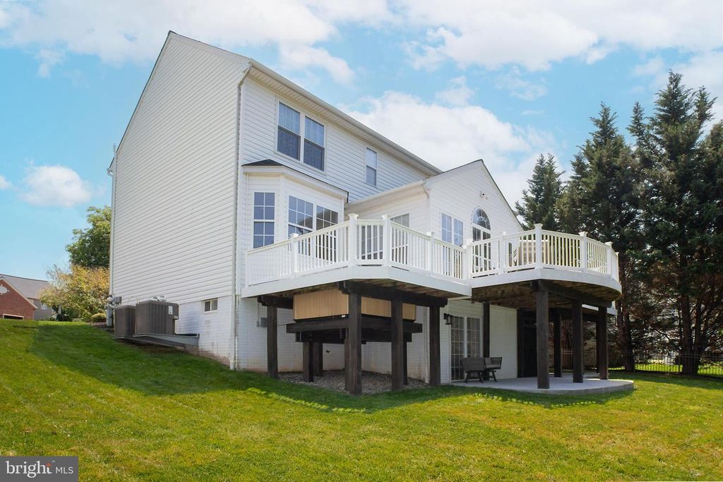 Image 45 of property listing at 6261 WHITE BIRCH RD, Eldersburg, MD 21784