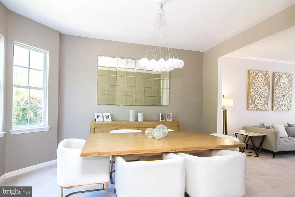 Image 6 of property listing at 6261 WHITE BIRCH RD, Eldersburg, MD 21784