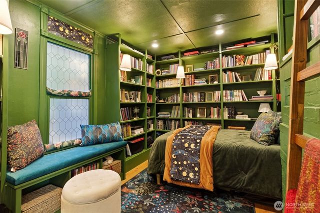 9730 46th Avenue NE, Seattle, WA 98115