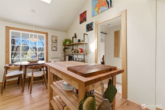 9730 46th Avenue NE, Seattle, WA 98115