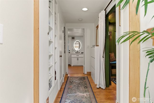 9730 46th Avenue NE, Seattle, WA 98115