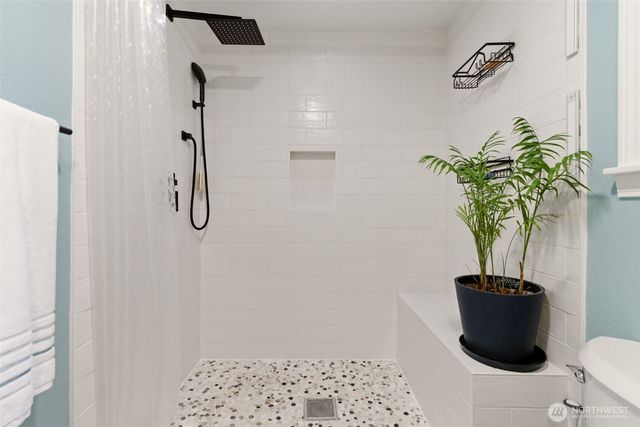 9730 46th Avenue NE, Seattle, WA 98115