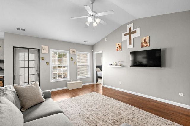 325 Vesta Dr., Myrtle Beach, SC 29579