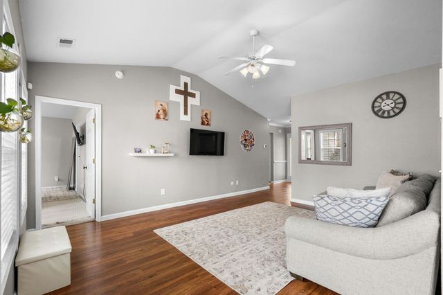 325 Vesta Dr., Myrtle Beach, SC 29579