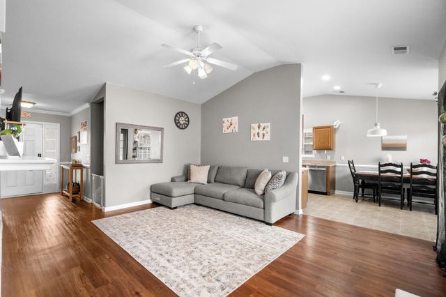 325 Vesta Dr., Myrtle Beach, SC 29579