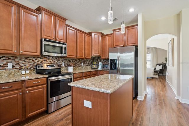 1454 LAKE SIDE AVENUE, Davenport, FL 33837
