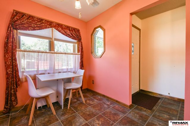 5440 Pioneers Boulevard, Lincoln, NE 68506
