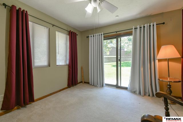 5440 Pioneers Boulevard, Lincoln, NE 68506