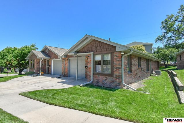 5440 Pioneers Boulevard, Lincoln, NE 68506
