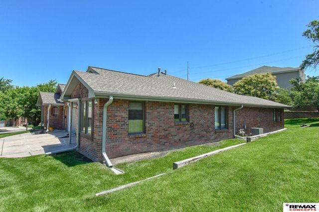 5440 Pioneers Boulevard, Lincoln, NE 68506