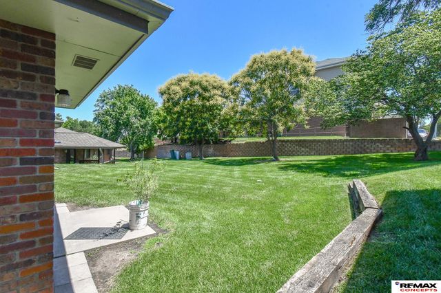 5440 Pioneers Boulevard, Lincoln, NE 68506