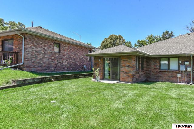 5440 Pioneers Boulevard, Lincoln, NE 68506
