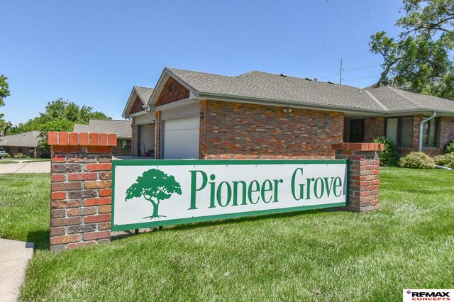 5440 Pioneers Boulevard, Lincoln, NE 68506