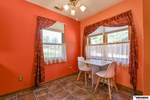 5440 Pioneers Boulevard, Lincoln, NE 68506