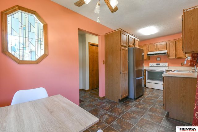 5440 Pioneers Boulevard, Lincoln, NE 68506