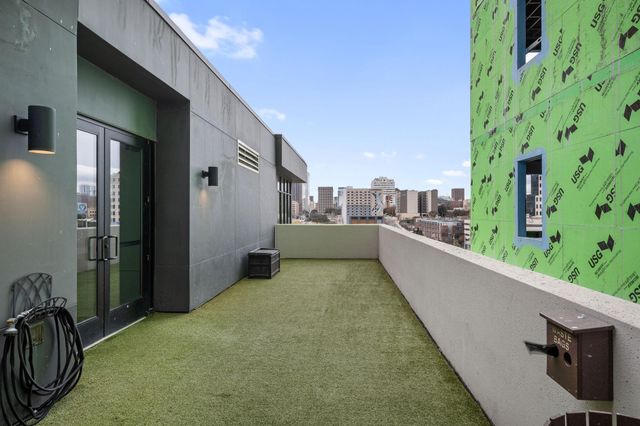 800 Embassy DR 236, Austin, TX 78702