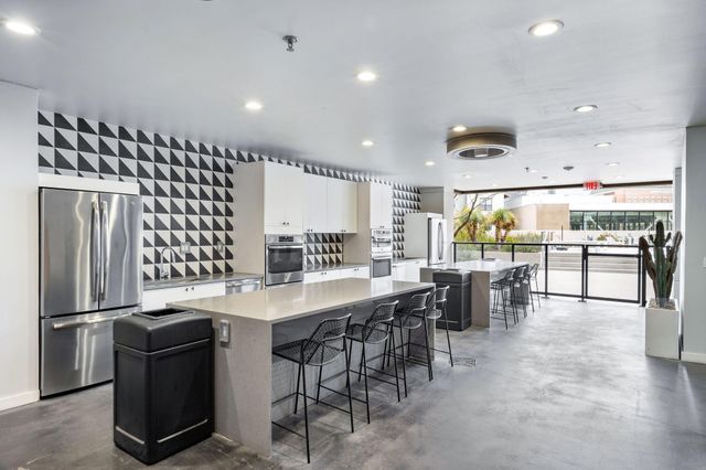 800 Embassy DR 236, Austin, TX 78702