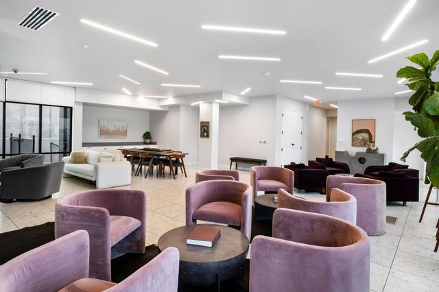 800 Embassy DR 236, Austin, TX 78702