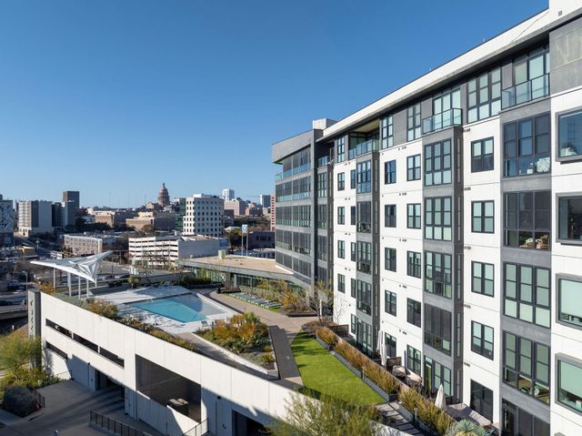 800 Embassy DR 236, Austin, TX 78702
